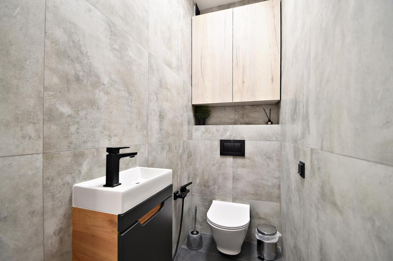 Wola Apartment Warsaw Exterior photo