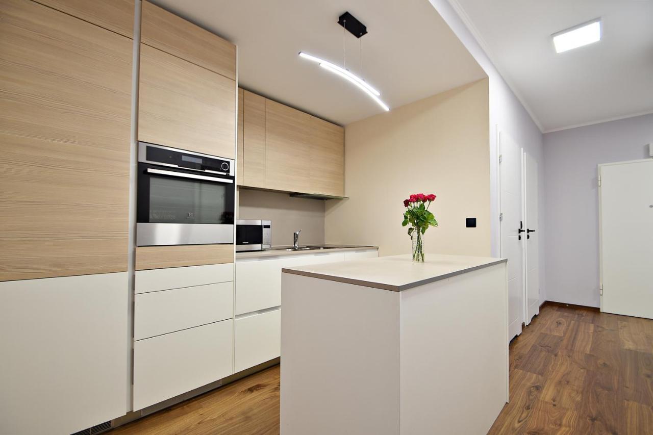 Wola Apartment Warsaw Exterior photo