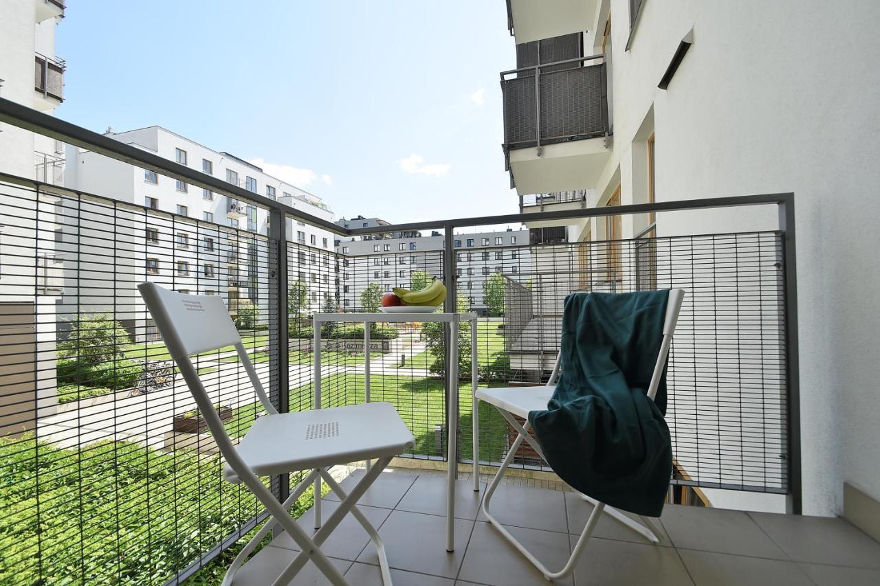 Wola Apartment Warsaw Exterior photo