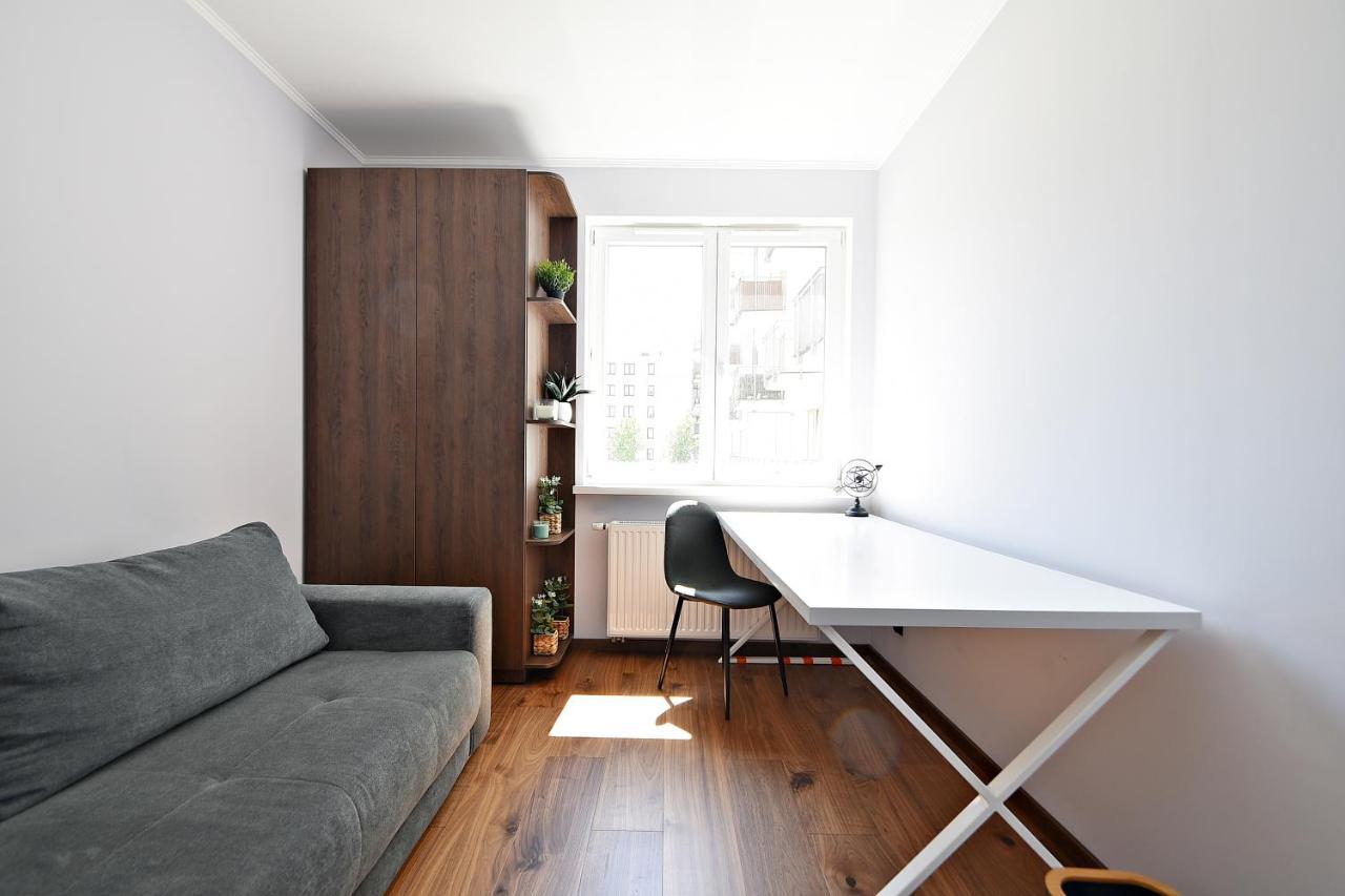 Wola Apartment Warsaw Exterior photo